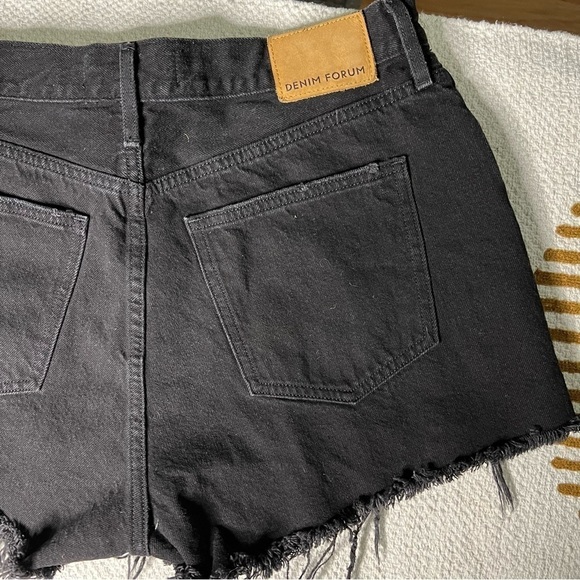 ARITZIA DENIM FORUM THE YOKO SHORT BLACK SIZE 30 - Picture 7 of 8